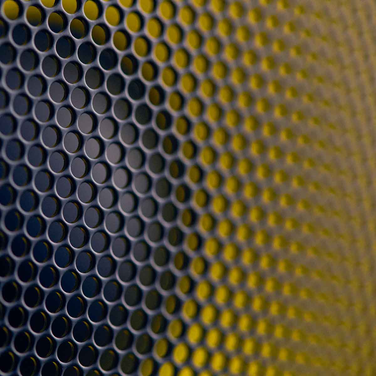 ケブラー素材がもたらす圧倒的な解像度