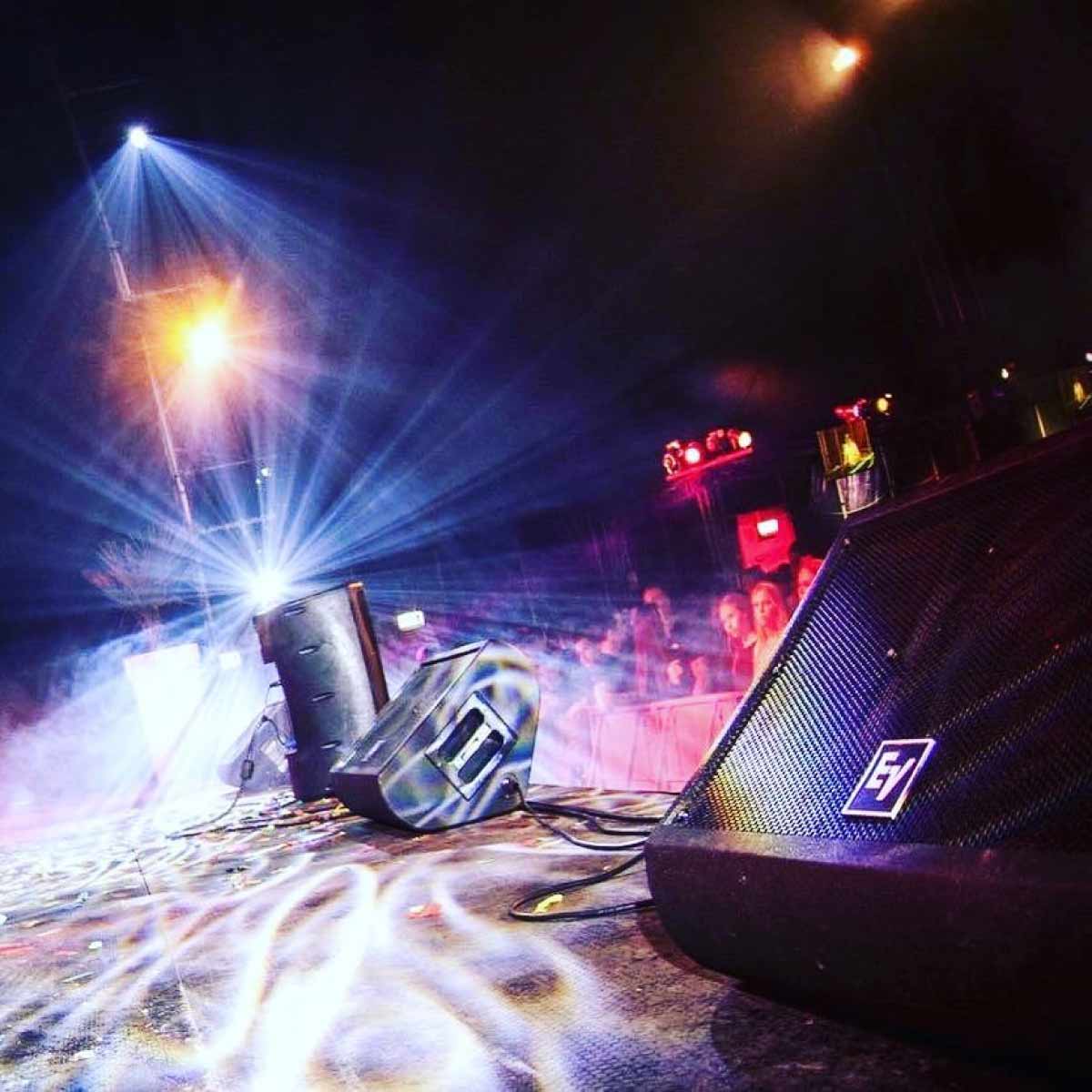 空間を音で満たす、高出力・高効率設計