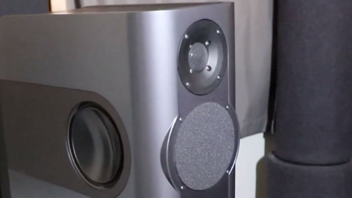 自然な響きを再現する、フルアクティブ構成