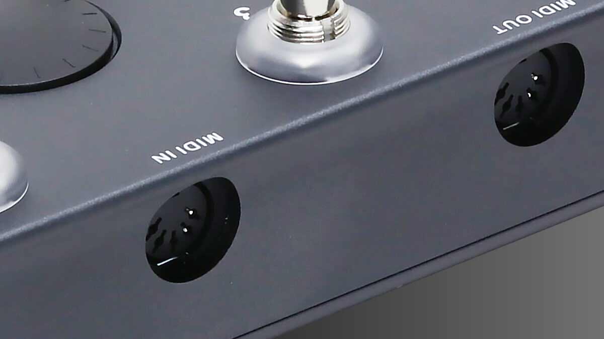 ハードウェアと直接接続可能なMIDI端子