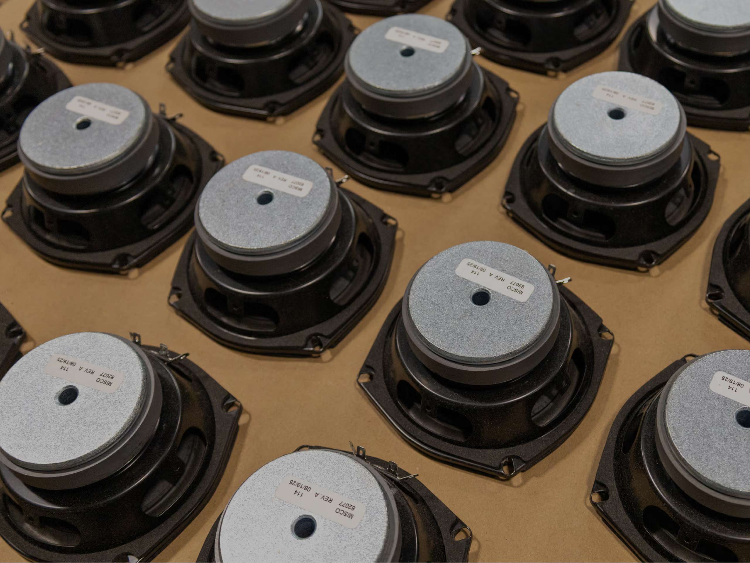 音の心臓部を創る、妥協なき純米国製スピーカー