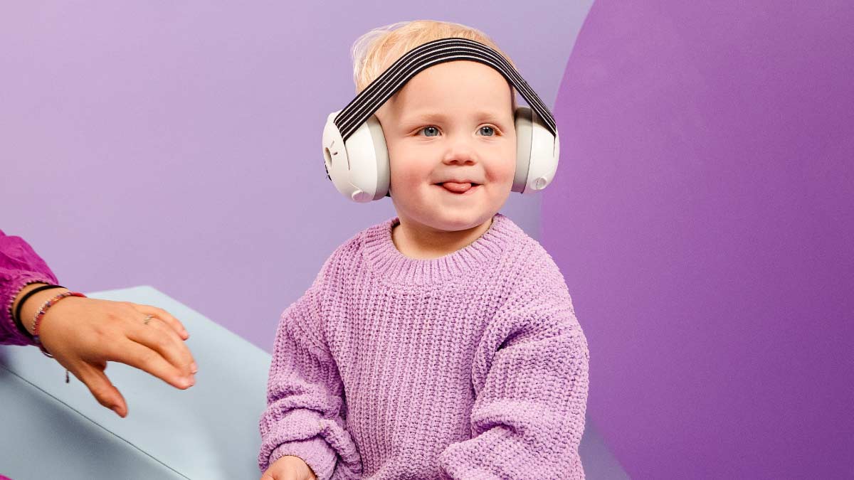 長時間の装着でも負担が少ない軽量・低圧設計