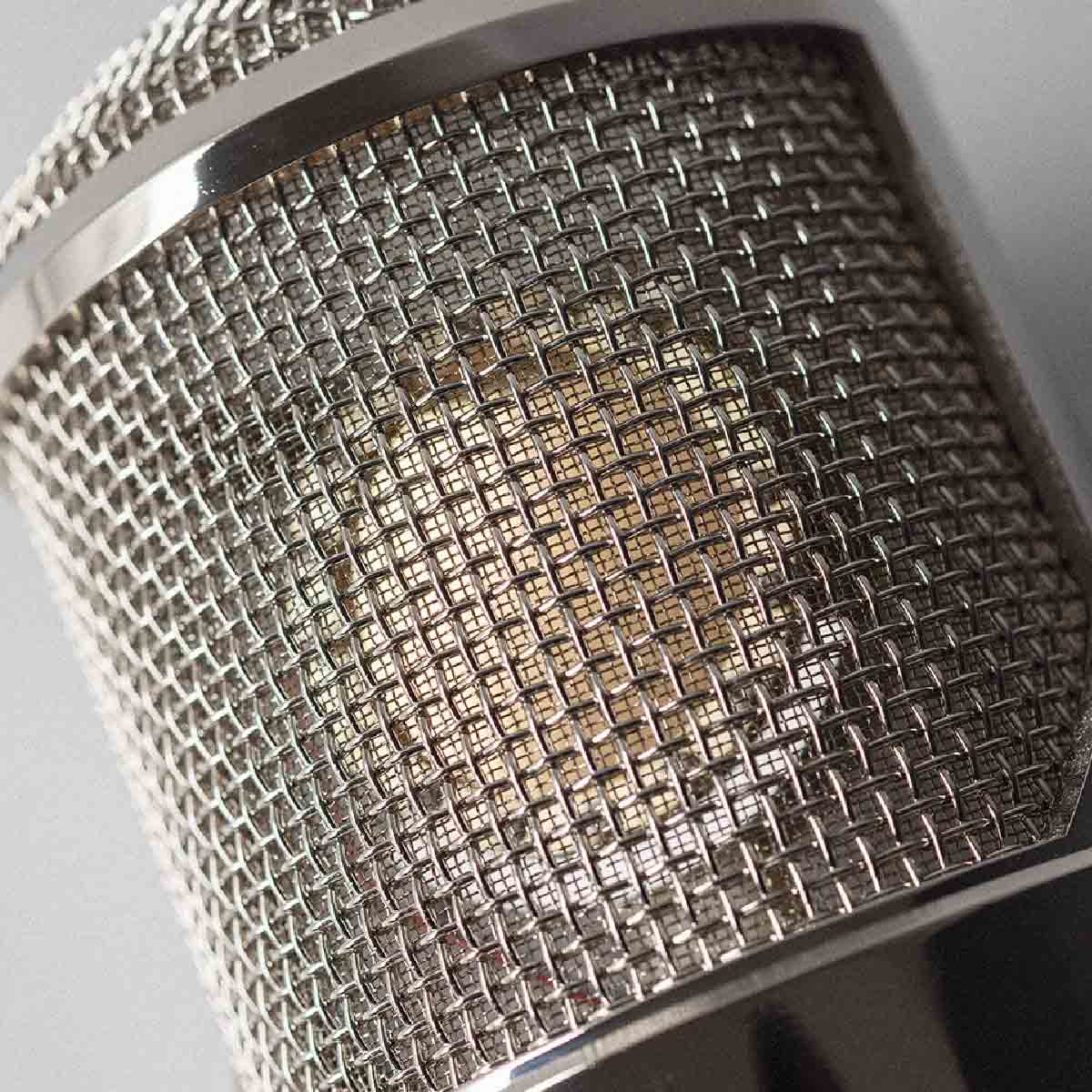 音源を正確に捉える最適化設計