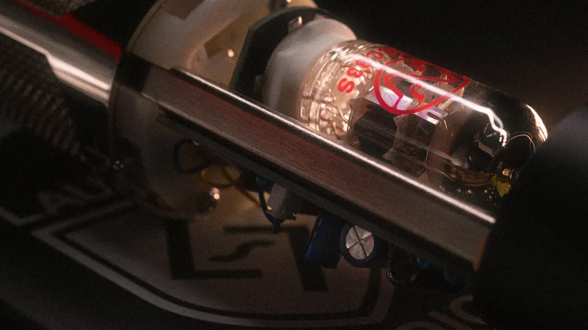 豊かな倍音を生み出す真空管